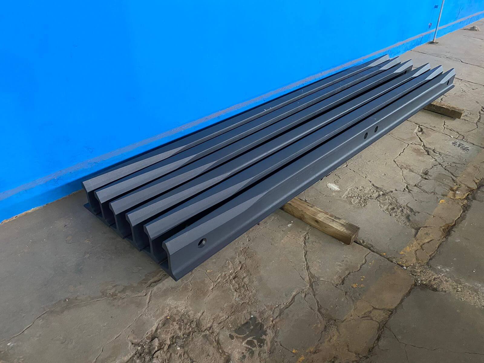 AMV BRASIL Ferrovias | Aparelhos de Mudança de Via | AMV Misto, AMV Simples, Jacaré Simples, Contra Trilhos, New Century ou Aparelho de Manobra, Ponta de Agulha com Trilho, Ponta de Agulha para Ponte, Trilho de Encosto,Trilho TR 37 Ao TR 68